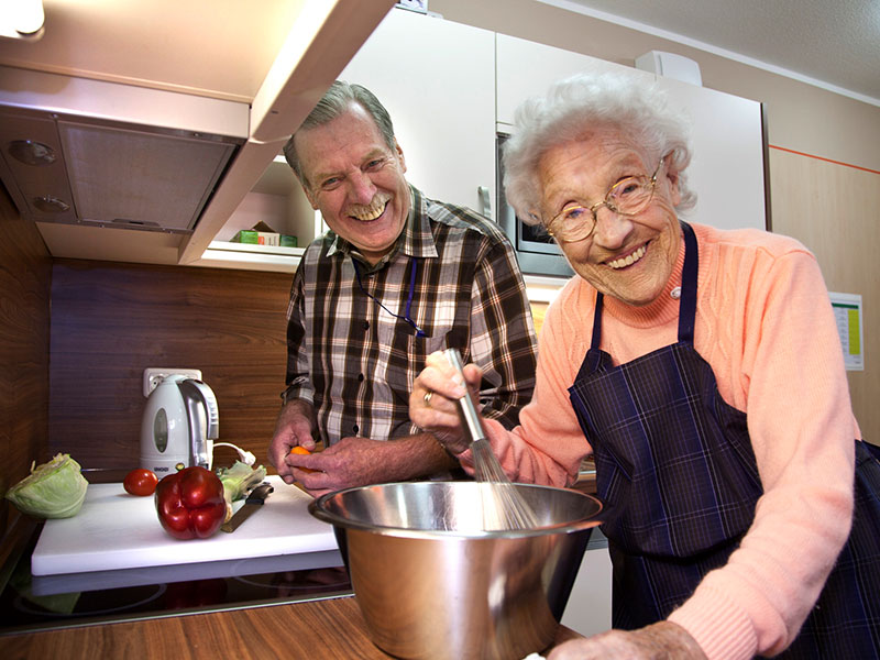 Seniorenresidenz Am Paulsberg in Achim - gemeinsames Kochen