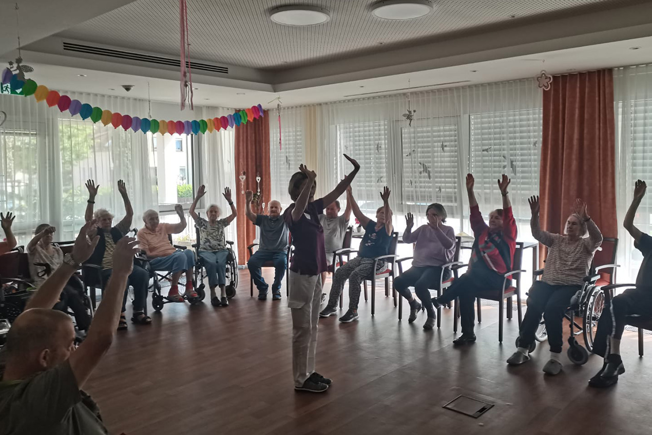 Gymnastikstunde im Haus Maria