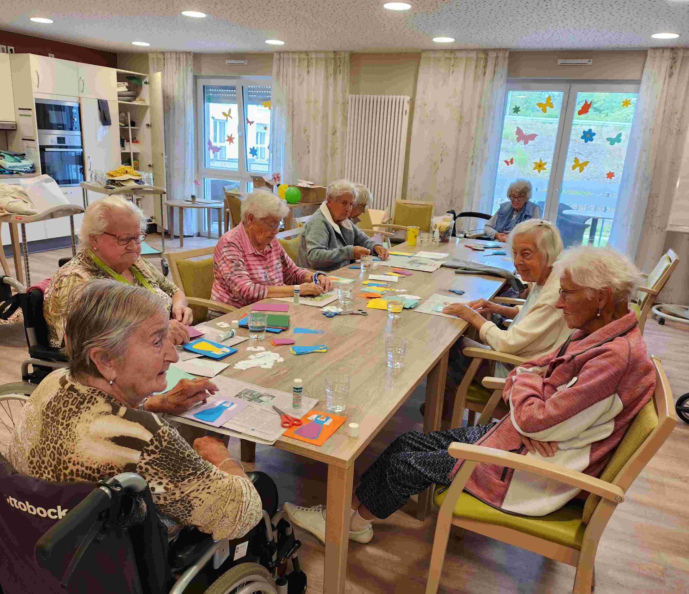 Kreativstunde im Seniorendomizil Am Grubenfeld