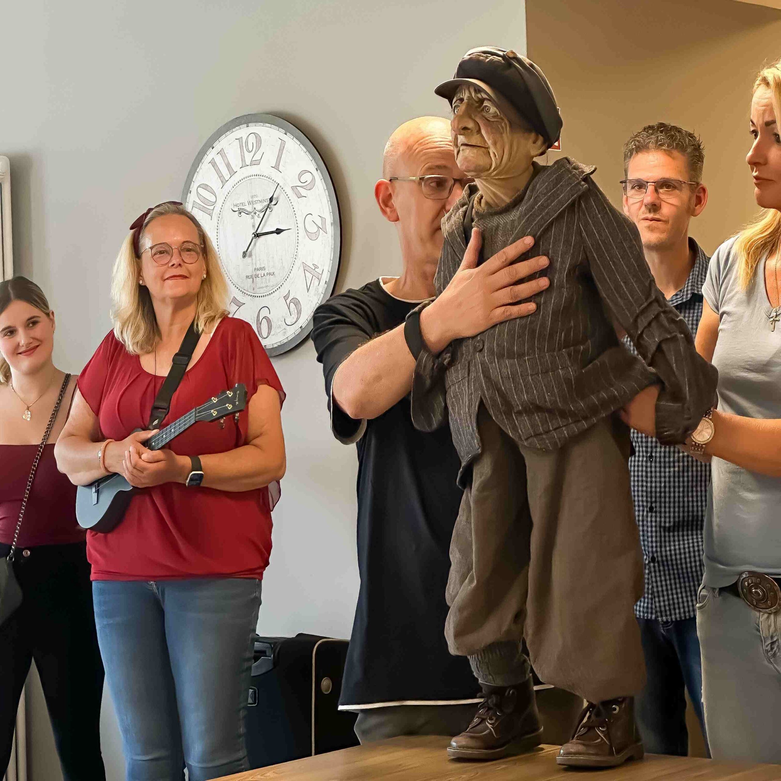 „Zuckertoni“ zu Besuch im Seniorendomizil am Grubenfeld