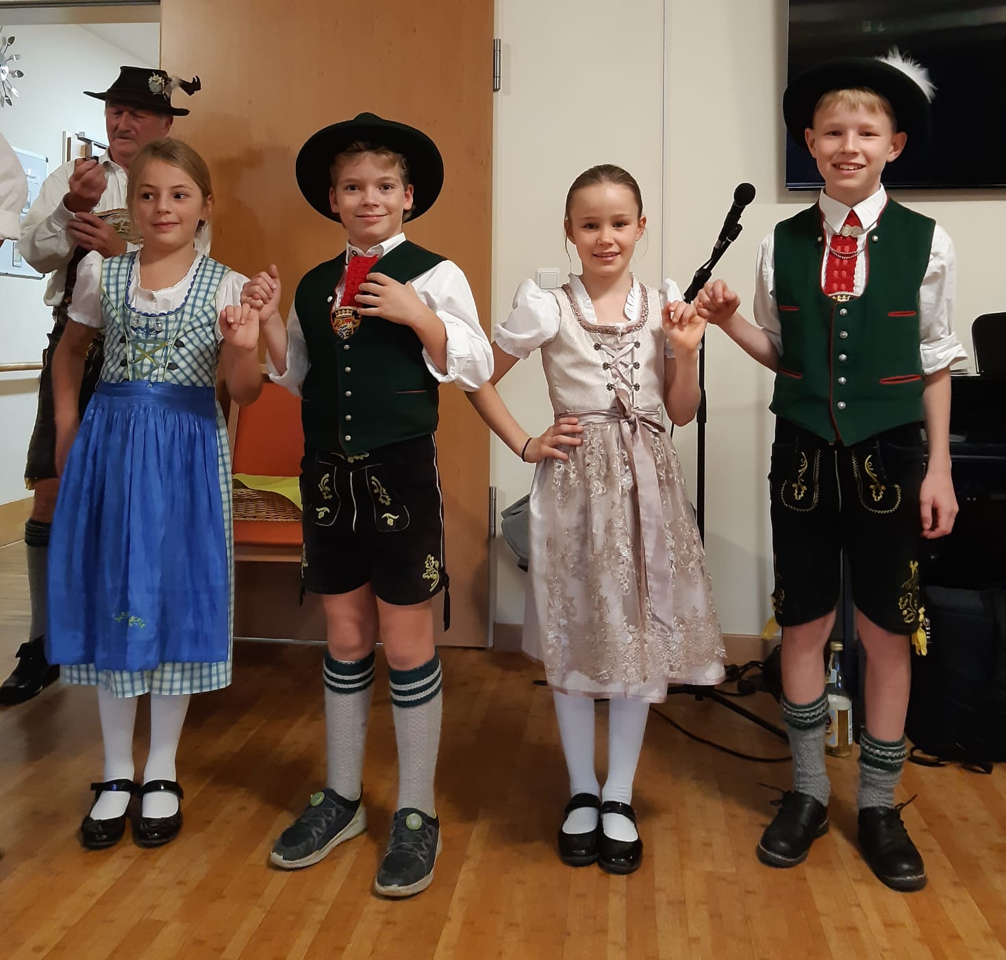 Besuch vom Gebirgs- und Volkstrachtenverein „Oberilmtaler“