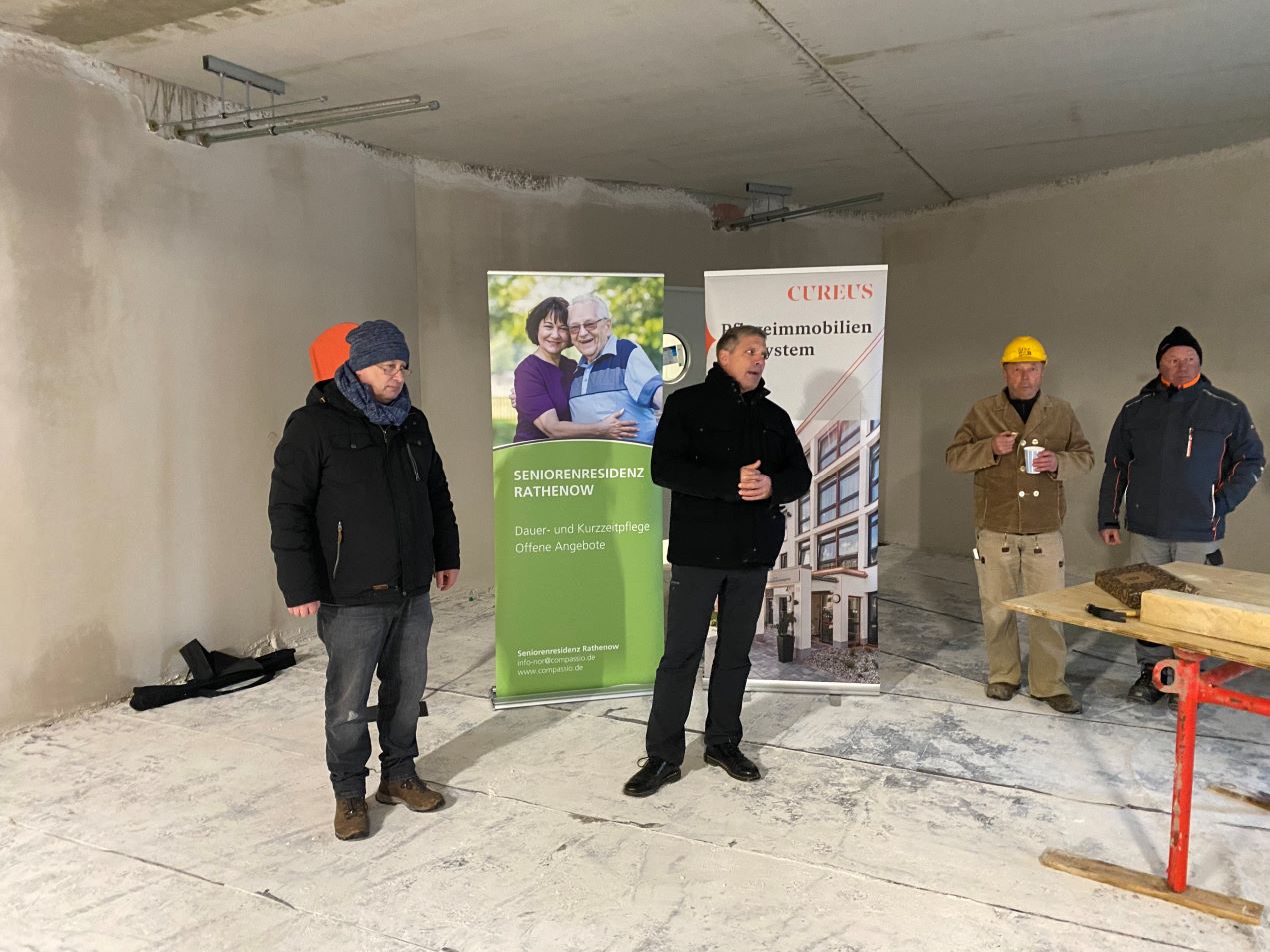 compassio und Cureus setzen Richtkranz für Seniorenresidenz Rathenow