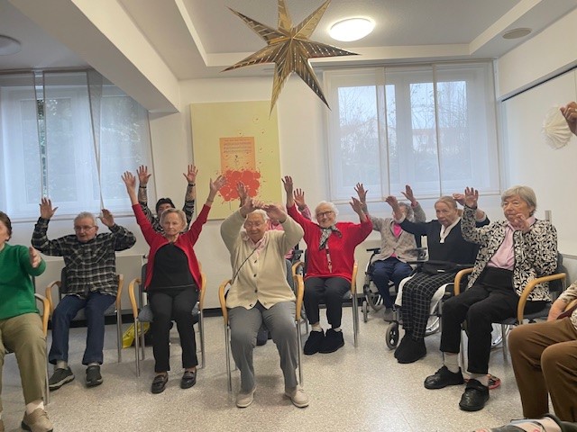 Aktiv und fit: Sitzgymnastik im Haus Husemann