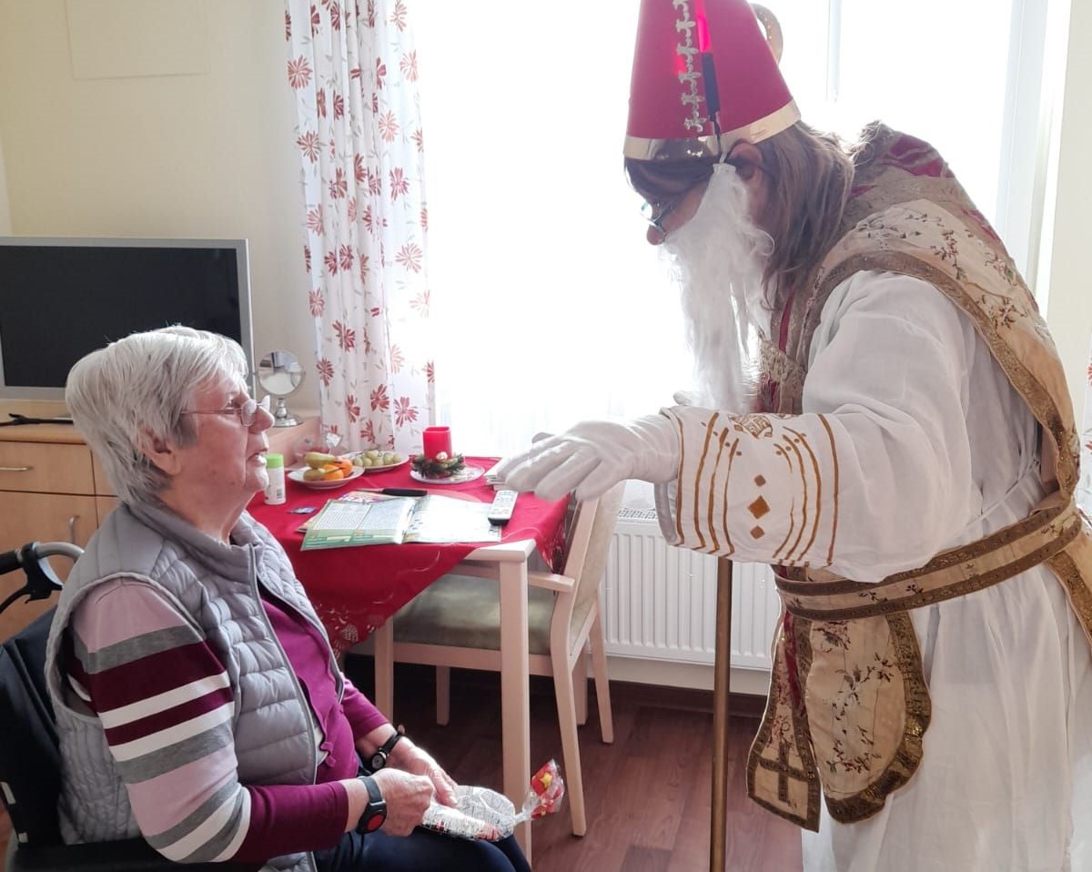 Besinnliche Begegnung mit dem Nikolaus im Haus Thomas