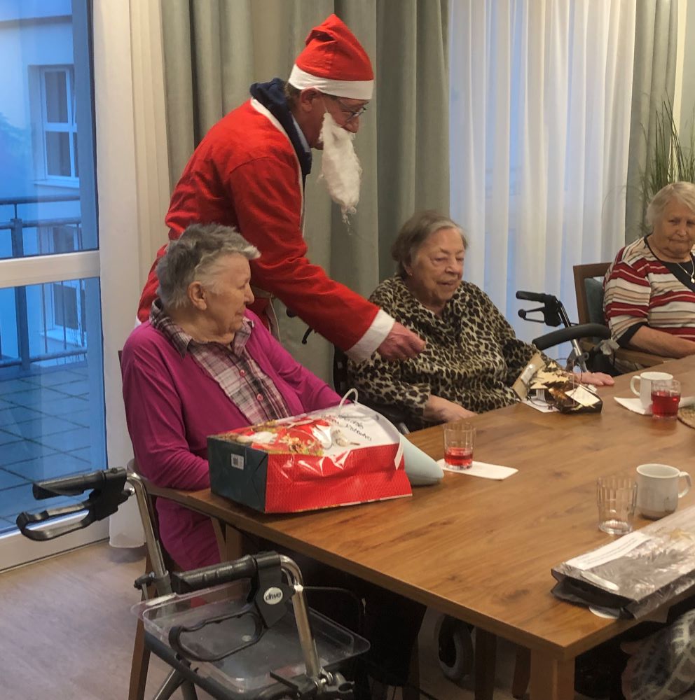 Weihnachtsfeier in der Seniorenresidenz Extertal: Ein Fest der Freude