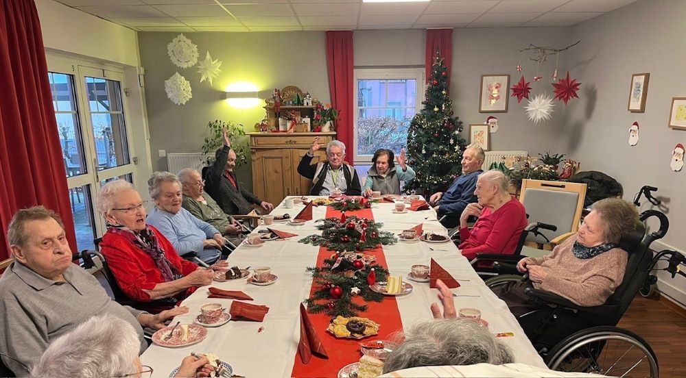 Eine festliche Weihnachtsfeier voller Herz und Gemeinschaft