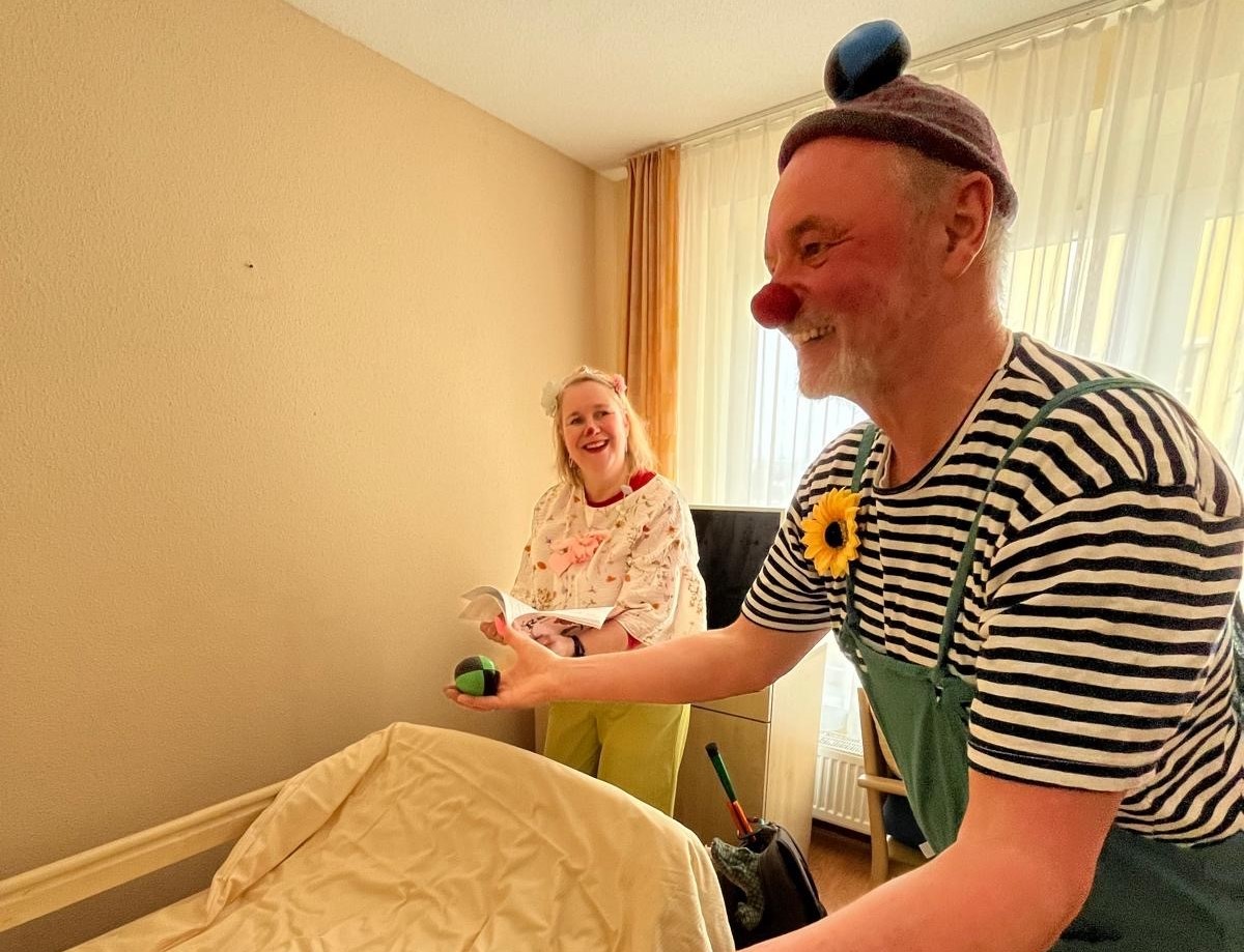 Lachen ist die beste Medizin: Clownsbesuch im Haus Urban