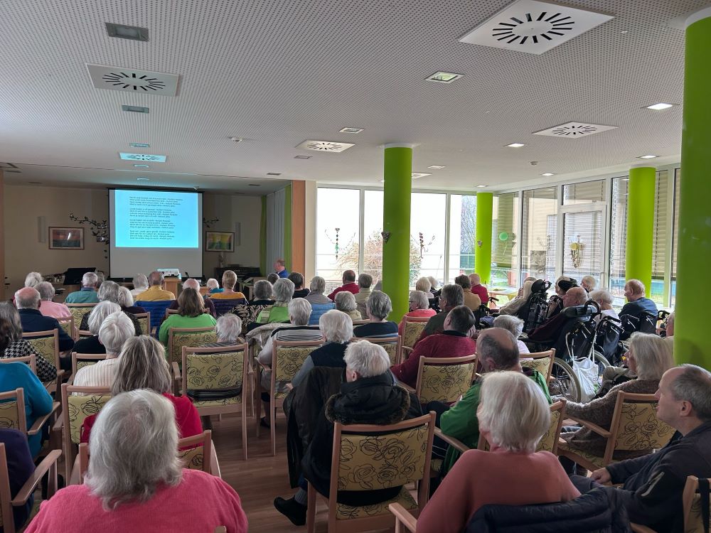 Musikalischer Vormittag im Haus Lukas mit dem Seniorenchor