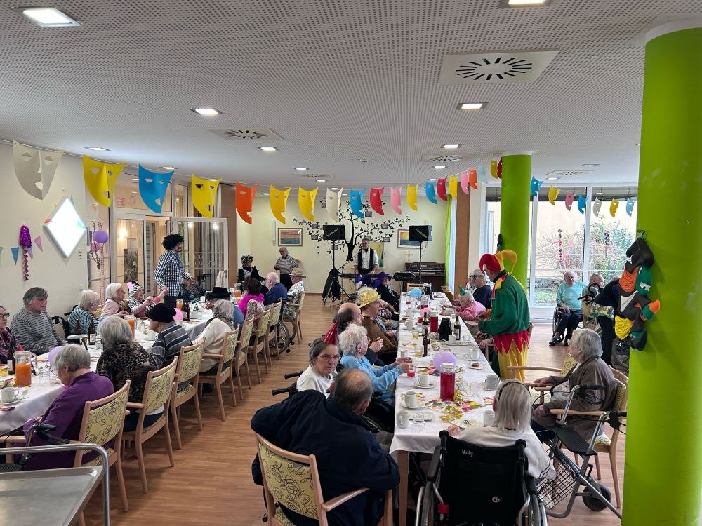 Faschingsfest im Haus Lukas – Ein Tag voller Musik und Genuss