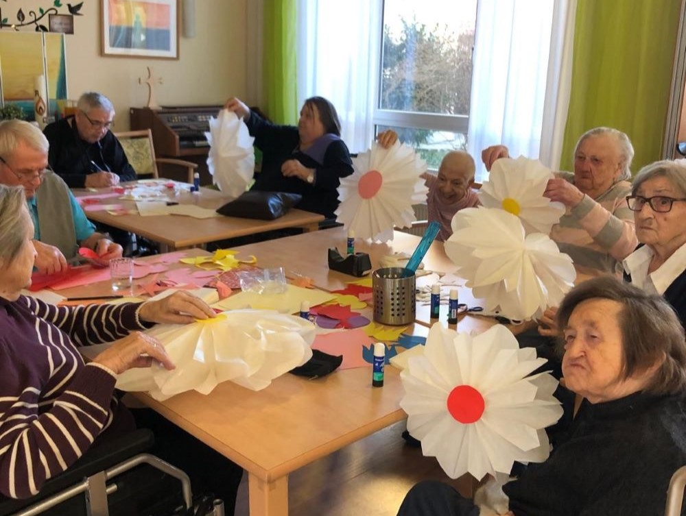 Kreatives Frühlingsbasteln im Haus Lukas