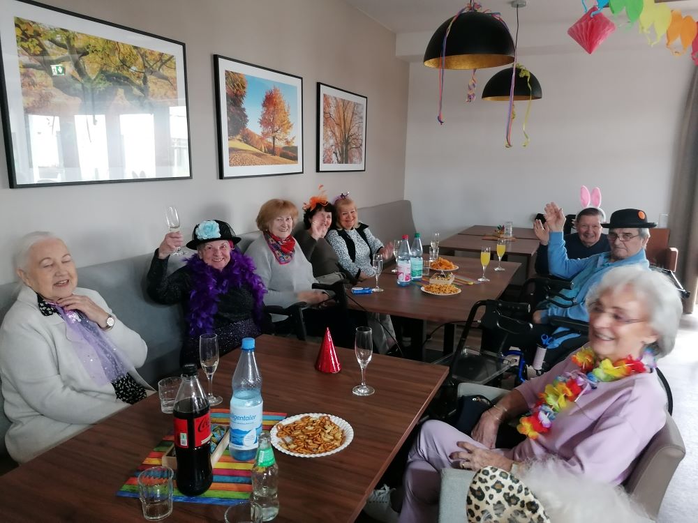 Bunte Karnevalsfreude in der Wohnanlage Am Dreeskamp