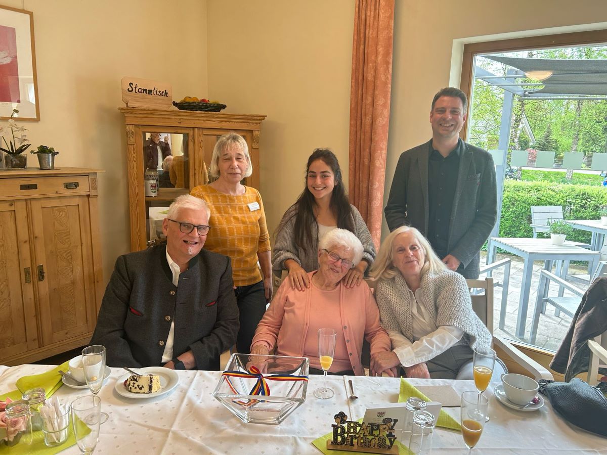 90. Geburtstag von Frau Franziska Herzog – Ein besonderer Tag im Haus Raphael