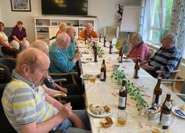Männerstammtisch im Haus Valentin: Geselligkeit mit Herz