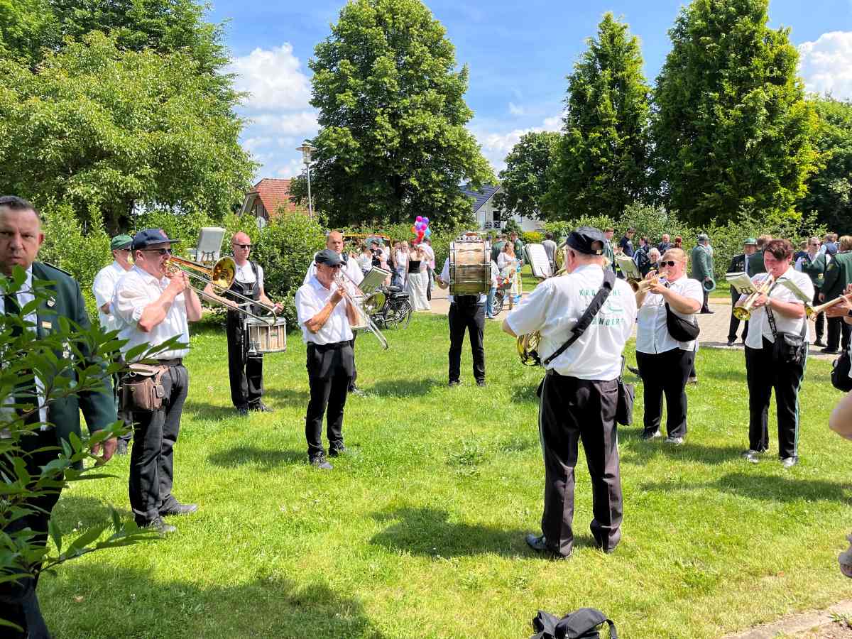 Tradition hautnah: Das Wesendorfer Schützenfest vor unserer Seniorenresidenz