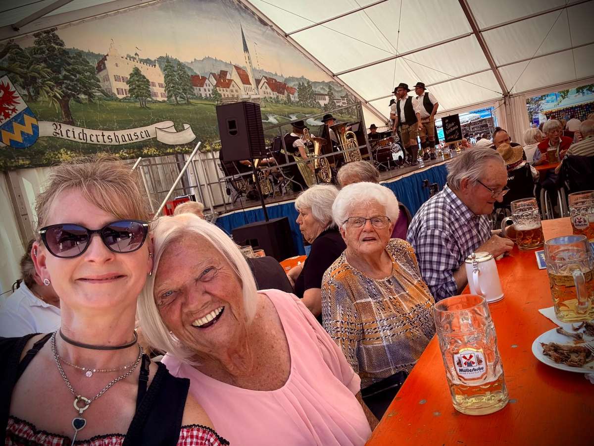 Haus Raphael zu Gast auf dem Volksfest