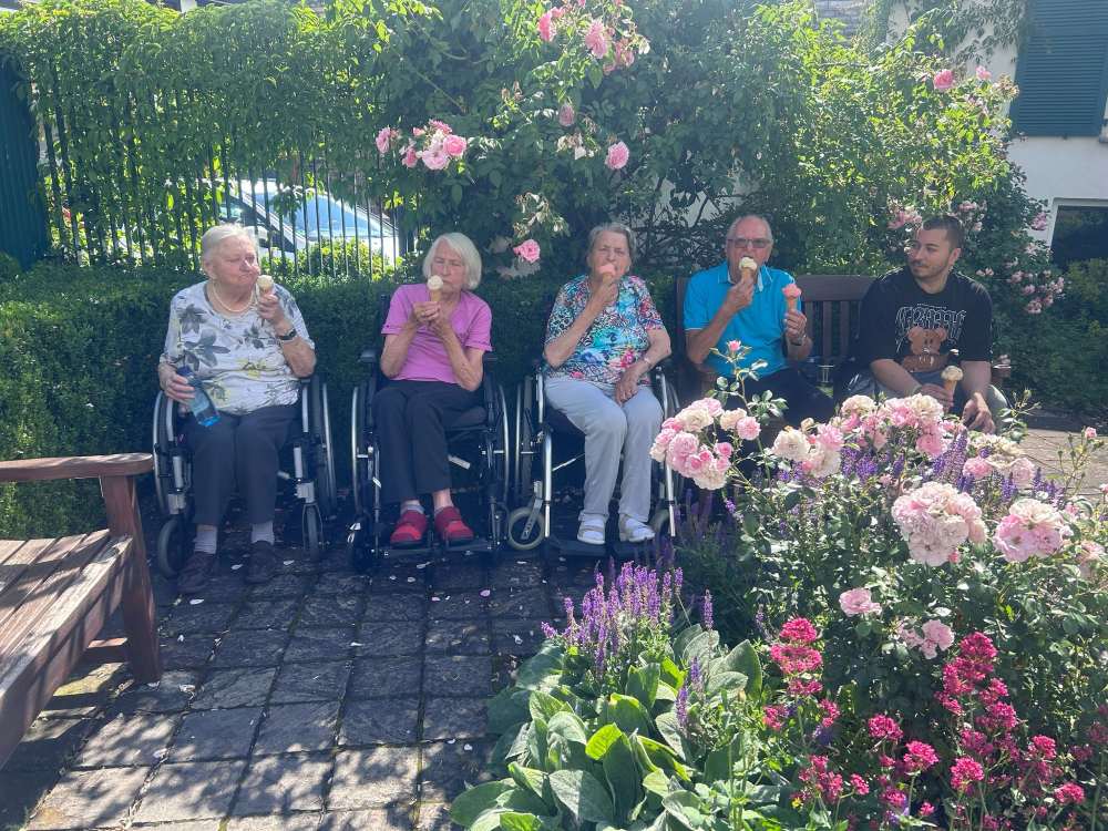 Sommerlicher Ausflug in den Rosengarten