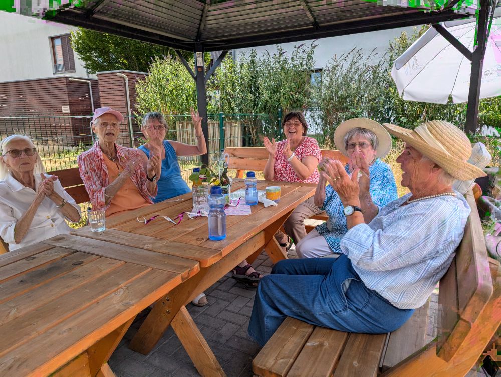 Sommerfest im Haus Dominic: Gemeinschaft, Musik und kulinarischer Genuss