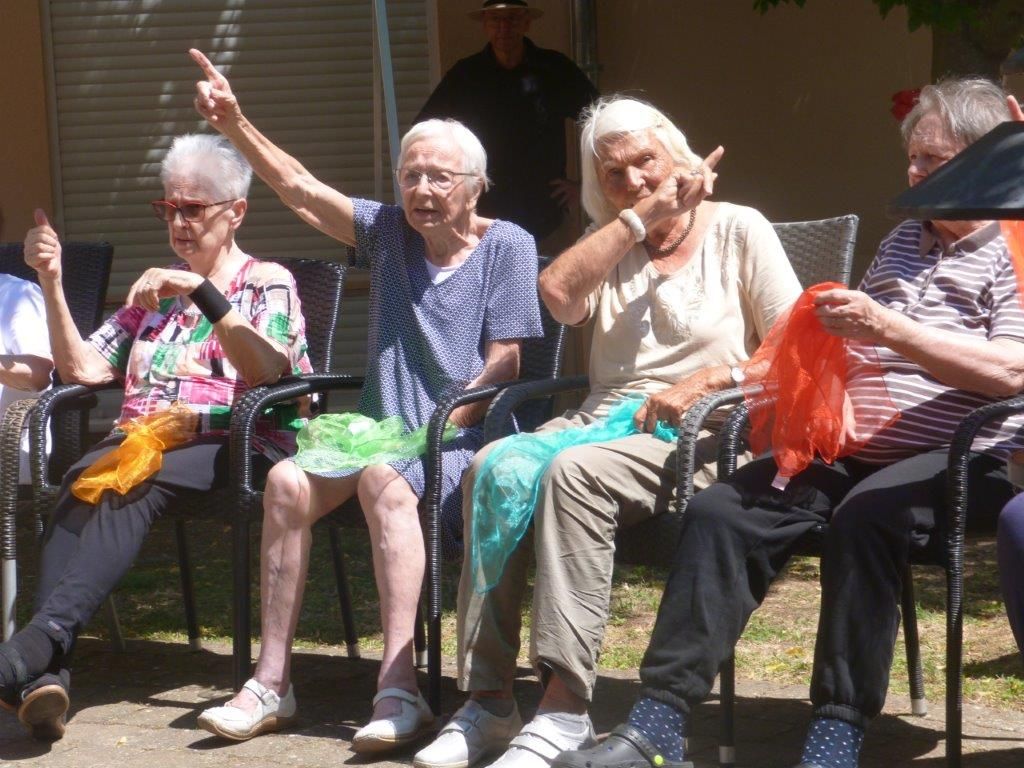 Sommerfest im Haus Nikolas: Musik, Bewegung und Genuss unter freiem Himmel