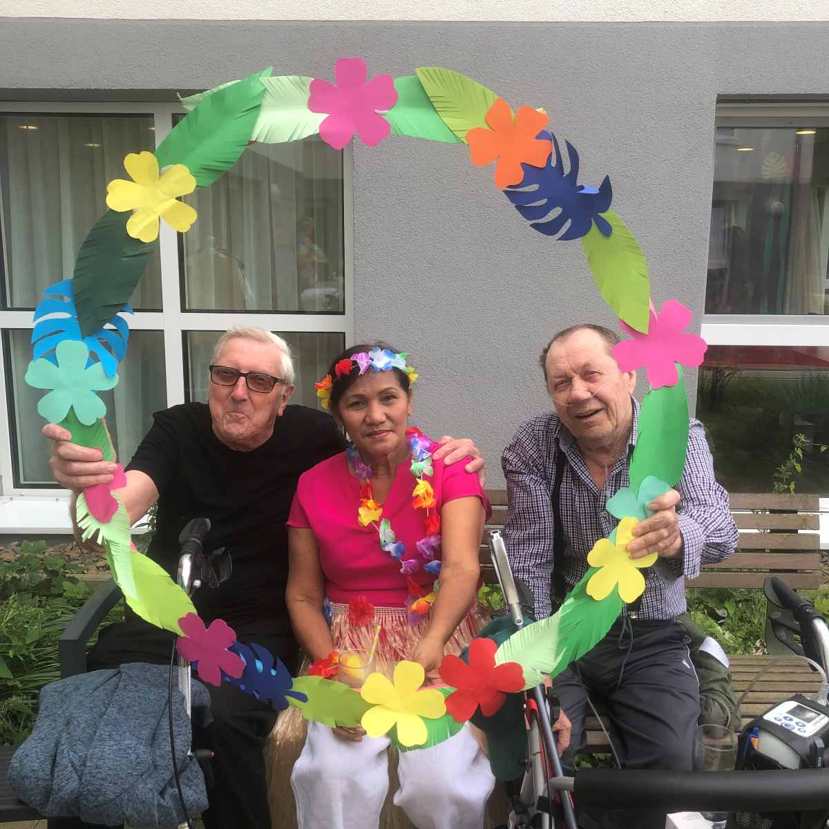 Sommerfest mit Hawaii-Flair in der Seniorenresidenz Extertal