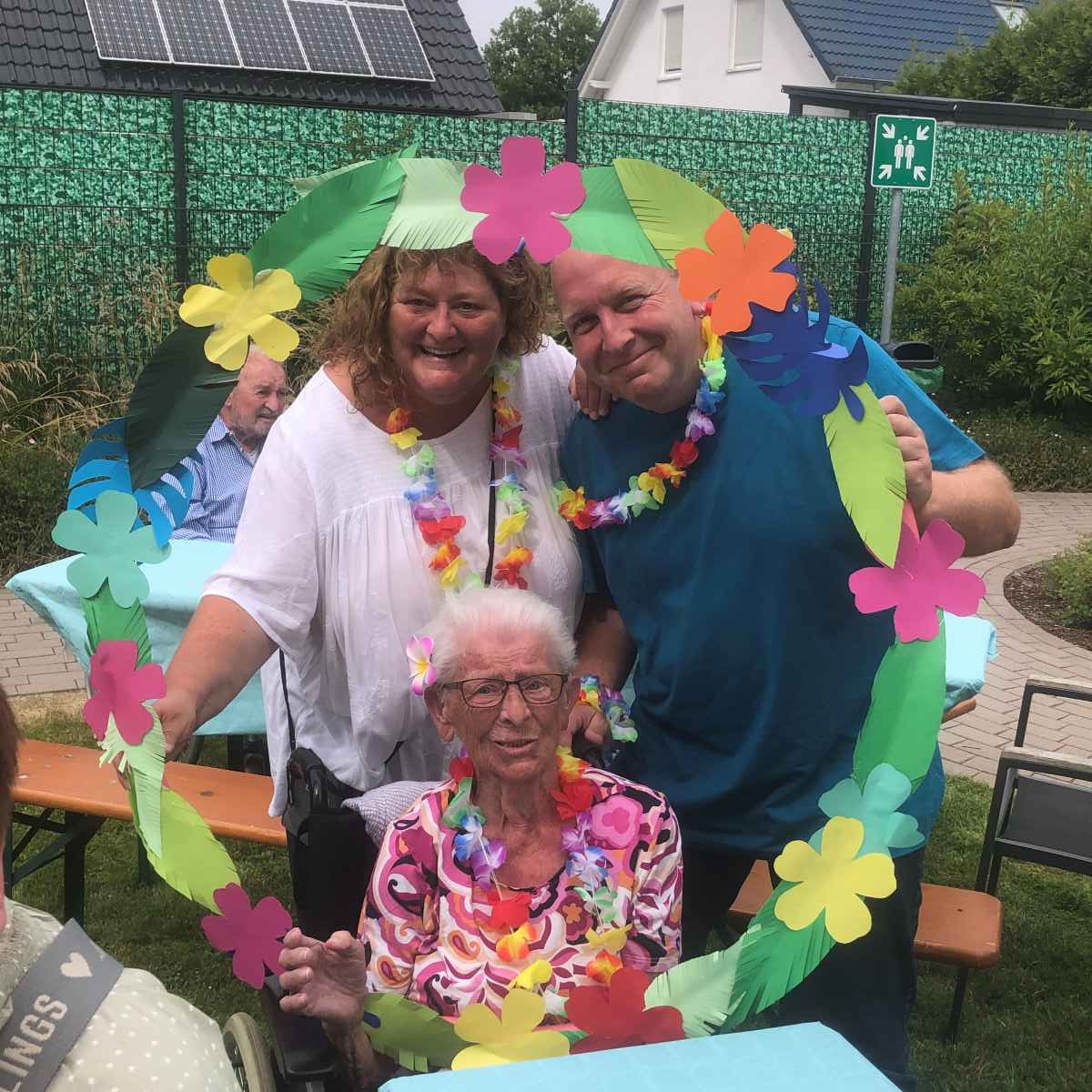 Sommerfest mit Hawaii-Flair in der Seniorenresidenz Extertal