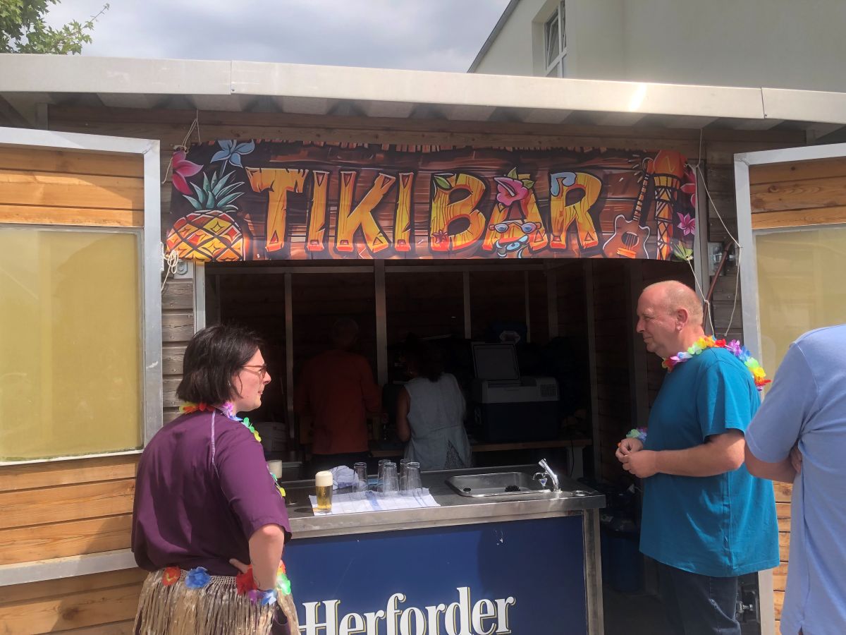 Sommerfest mit Hawaii-Flair in der Seniorenresidenz Extertal