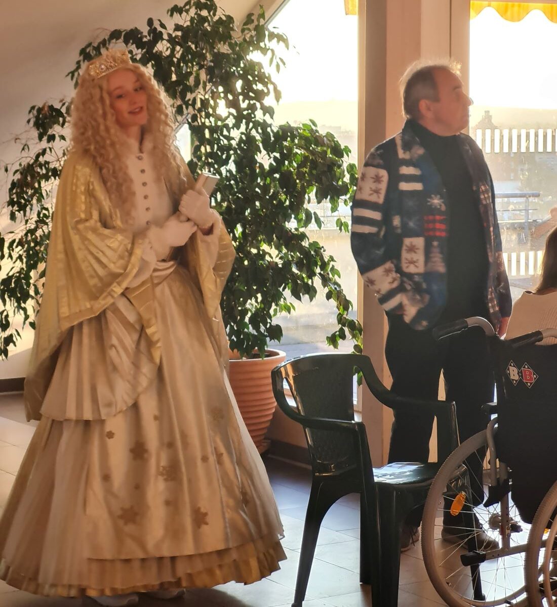 Besuch vom Fürther Christkind im Haus Maximilian