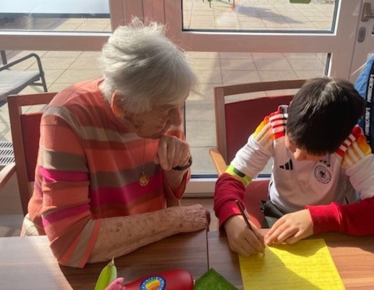 Generationenprojekt im Haus Heinrich – Jung und Alt vereint