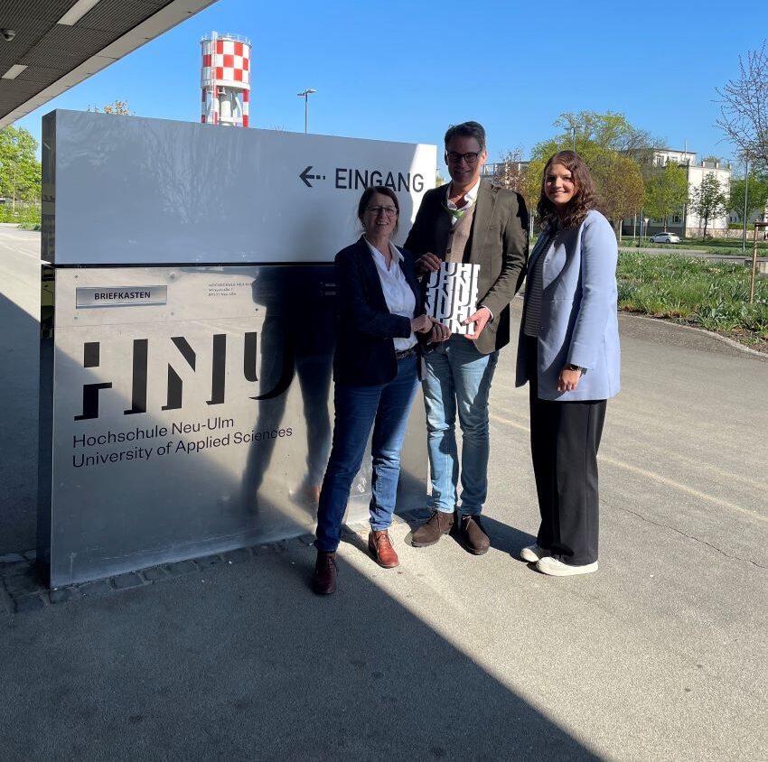 compassio und die HNU starten strategische Kooperation