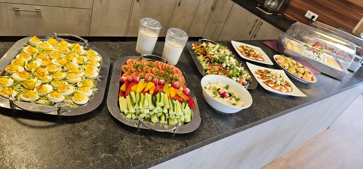 Gemeinsames Mitarbeiterfrühstück im Haus Heinrich