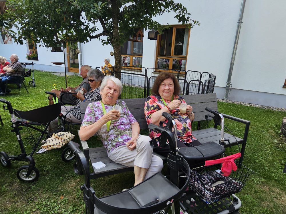 Eiskaffee, Eis und gute Laune im Haus Raphael