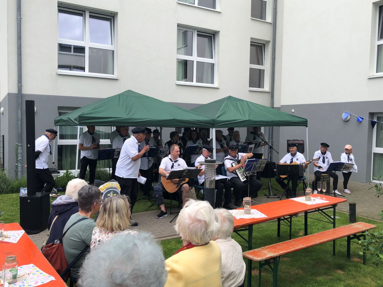 5 Jahre Seniorenresidenz Extertal beim maritimen Sommerfest