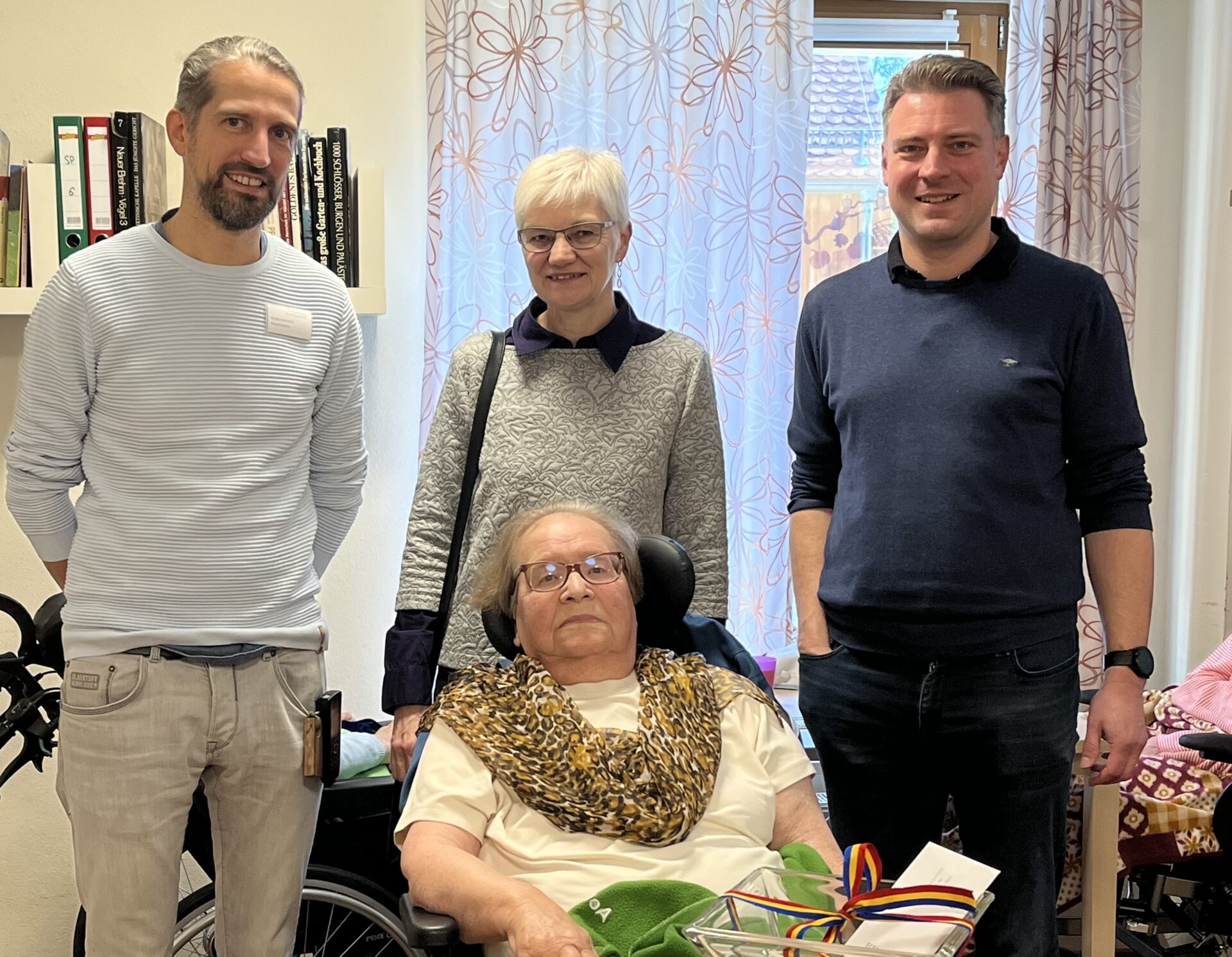 Meta Taglauer feiert ihren 90. Geburtstag im Seniorendomizil Haus Raphael