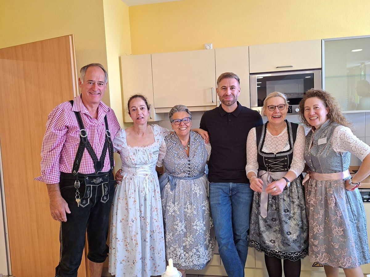 Oktoberfest im Seniorendomizil Haus Michael mit Musik und Tanz